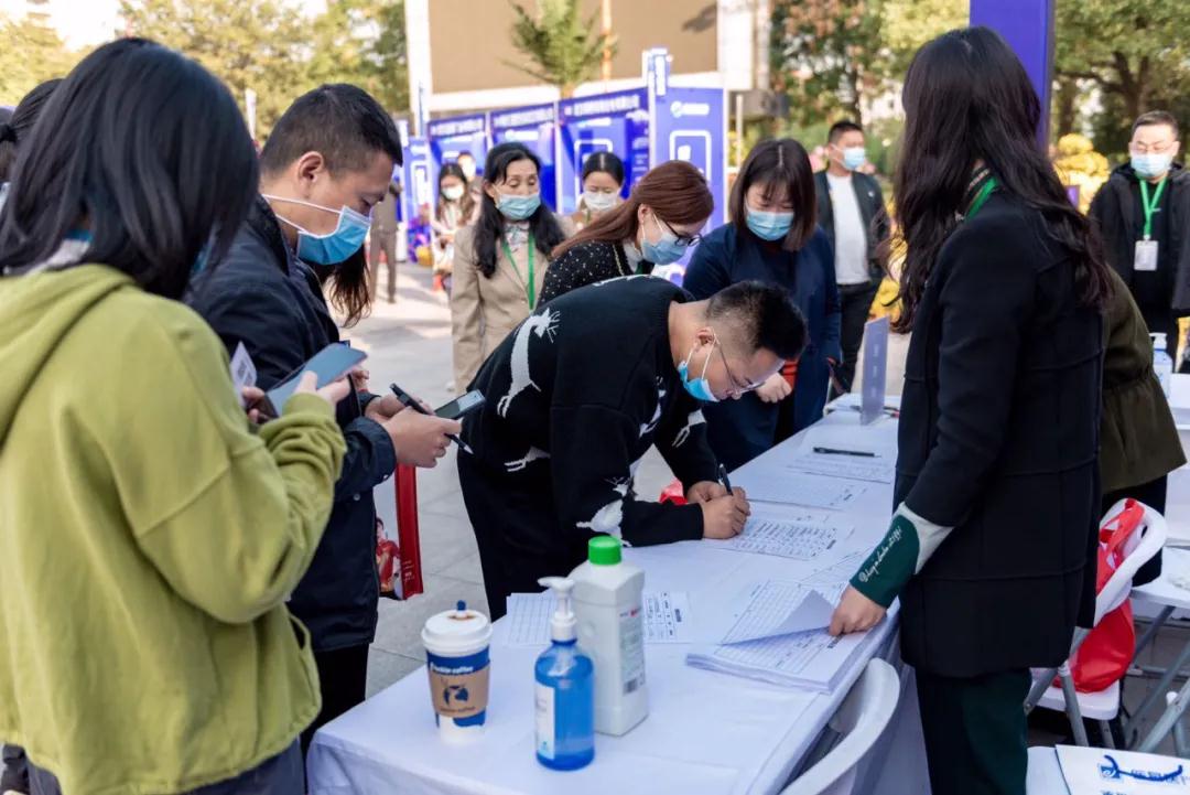 【醫(yī)星頭條】臨空(kōng)港線下最大(dà)規模招聘會(huì)啓動!